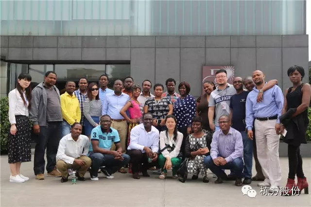 “對(duì)中國(guó)美妝產(chǎn)品的信心來(lái)自棟方！”——中山大學(xué)IMPA國(guó)際代表團(tuán)蒞臨棟方股份參觀研討